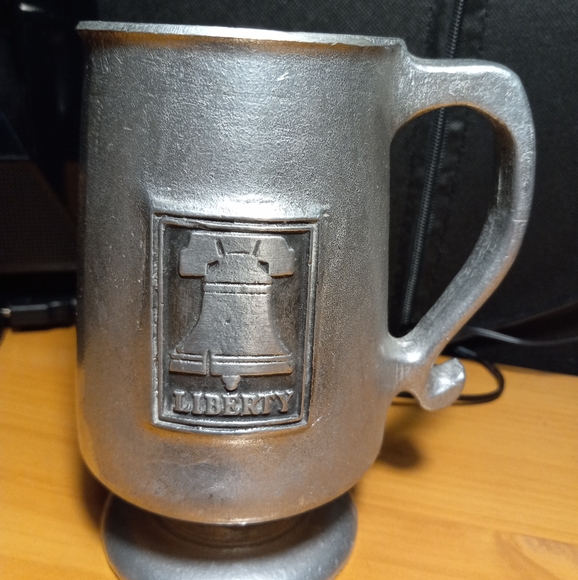 Vintage metal cups and tray - Picture 6 of 8